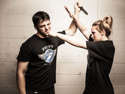 CỐ Ý GÂY THƯƠNG TÍCH ĐI TÙ BAO NHIÊU NĂM?